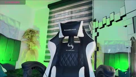 Isaac tan online show from March 15, 6:03 pm