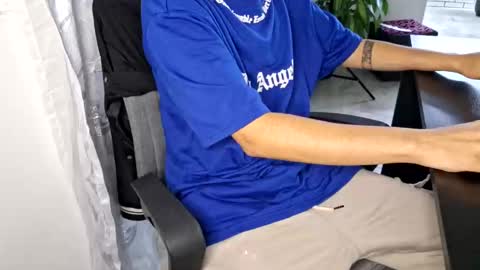 Isaac online show from October 3, 3:14 am