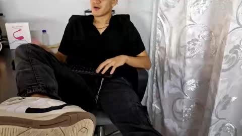 Isaac online show from October 15, 4:45 am