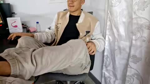 Isaac online show from October 16, 2:45 am