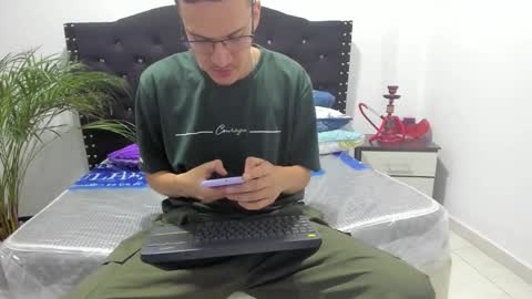 Isaac online show from May 8, 9:14 am