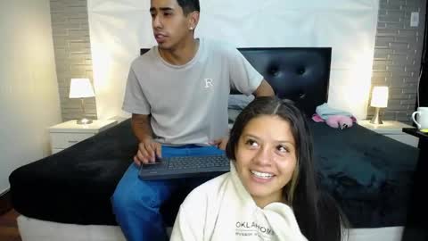 Snapshot of isaak_salomee chatting on June 9, 12:17 pm isaak_salomee online show from June 9, 12:17 pm