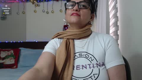 Isabeel Sofia online show from January 4, 5:37 pm