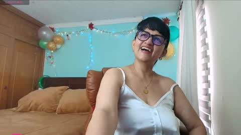 Isabeel Sofia online show from June 5, 3:18 pm