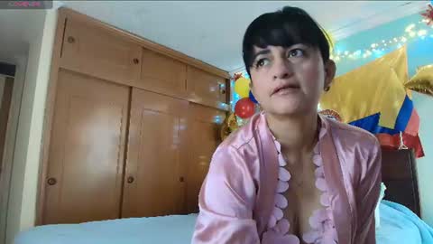 Isabeel Sofia online show from June 28, 12:33 pm
