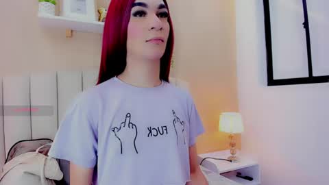 isabel_palmer online show from June 10, 7:02 pm