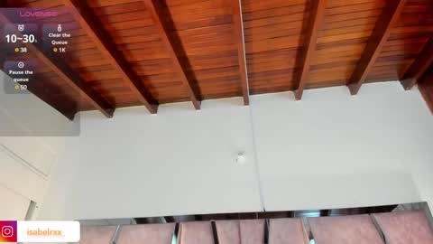 Snapshot of isabel_roux chatting on January 19, 11:00 pm Isabel online show from January 19, 11:00 pm