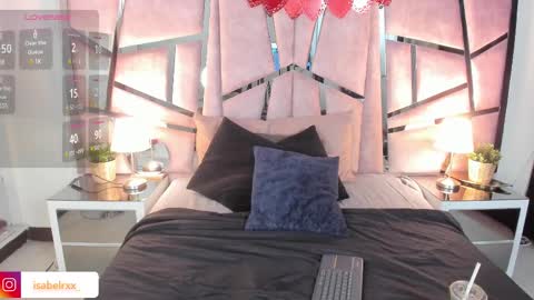 Snapshot of isabel_roux chatting on February 20, 12:41 am Isabel online show from February 20, 12:41 am