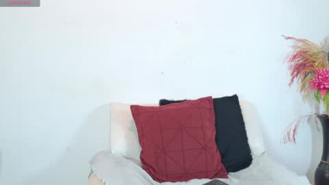 Snapshot of isabela_lux chatting on April 2, 3:59 am Isabella online show from April 2, 3:59 am
