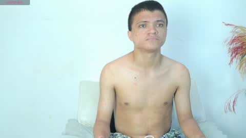 Snapshot of isabela_lux chatting on April 2, 11:13 pm Isabella online show from April 2, 11:13 pm