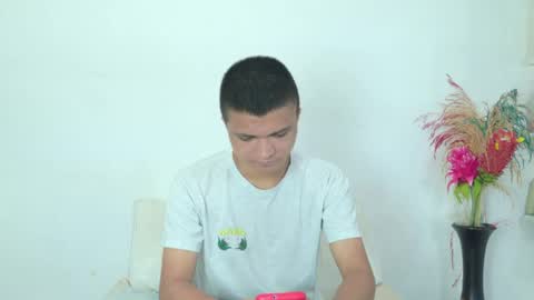 Snapshot of isabela_lux chatting on April 24, 2:25 am Isabella online show from April 24, 2:25 am