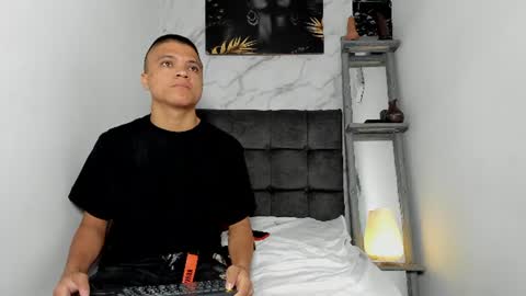 Snapshot of isabela_lux chatting on June 10, 12:44 am Isabella online show from June 10, 12:44 am