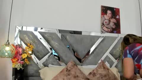 Mommy Isa online show from May 20, 1:06 pm