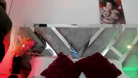 Mommy Isa online show from June 15, 1:57 pm
