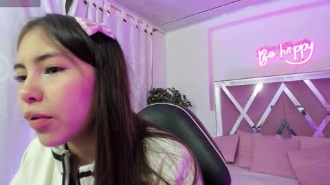 Snapshot of isabela_tay chatting on November 8, 11:32 am ISABELA online show from November 8, 11:32 am