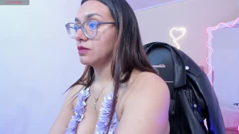 Snapshot of isabelalux_tay chatting on December 15, 2:54 pm isabelalux_tay online show from December 15, 2:54 pm