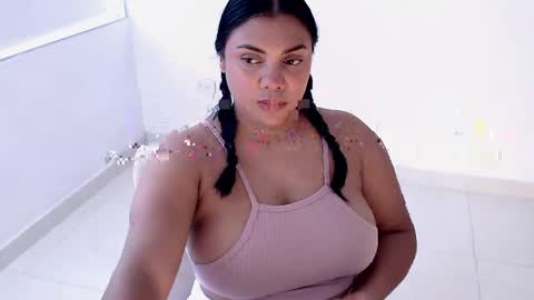 Snapshot of isabelateran chatting on May 12, 6:38 pm isabelateran online show from May 12, 6:38 pm