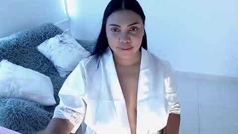 isabelateran online show from June 26, 8:02 pm
