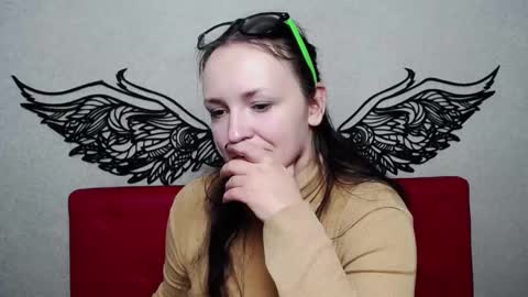IsabelBlackberry online show from December 7, 1:40 pm