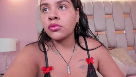 isabeldravven online show from September 14, 7:35 pm