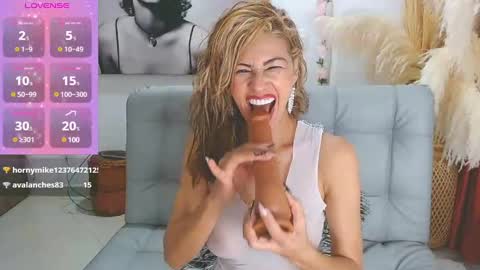 Snapshot of isabelhot1 chatting on February 14, 8:48 pm Isabel online show from February 14, 8:48 pm