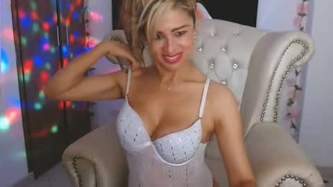 Isabel online show from March 15, 11:33 pm