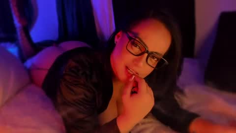 isabella online show from July 11, 3:42 am
