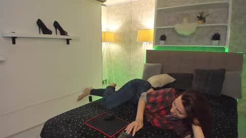 IsabelKiss online show from October 22, 6:24 am