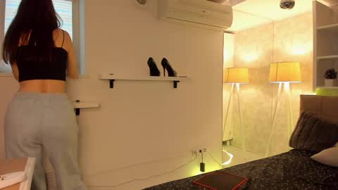 IsabelKiss online show from November 30, 7:45 am