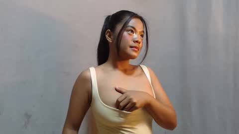Isabell online show from May 27, 8:50 pm