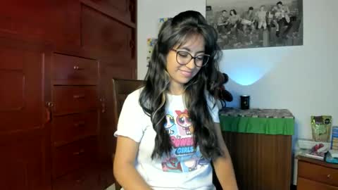 Isabella22 1 online show from January 3, 11:44 pm