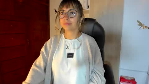 Snapshot of isabella22_1 chatting on February 19, 1:34 am Isabella22 1 online show from February 19, 1:34 am