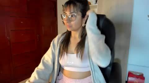 Snapshot of isabella22_1 chatting on February 24, 4:43 am Isabella22 1 online show from February 24, 4:43 am