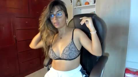 Snapshot of isabella22_1 chatting on March 25, 3:34 am Isabella22 1 online show from March 25, 3:34 am