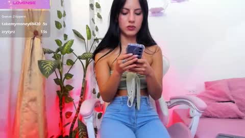 Snapshot of isabella77__ chatting on November 15, 2:02 pm Isa online show from November 15, 2:02 pm