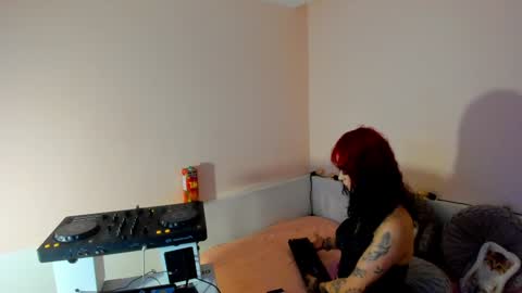    online show from December 27, 1:32 am