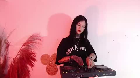    online show from January 3, 10:29 pm