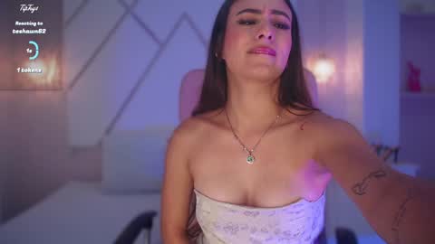 Isa  online show from February 5, 10:12 pm