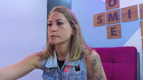 isabella_bakerr online show from February 12, 12:11 pm