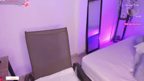 isabella online show from November 11, 6:52 pm