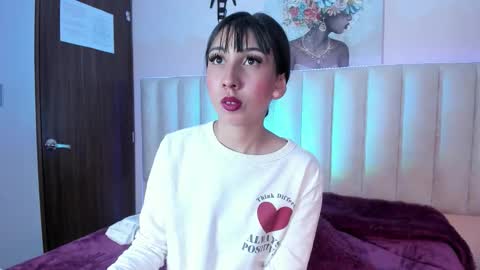 isabella_crofts online show from December 23, 3:04 am