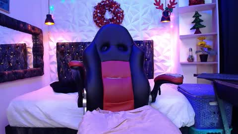 isabella dl online show from December 10, 3:33 pm