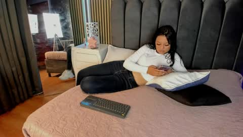 Issa online show from March 23, 8:46 pm