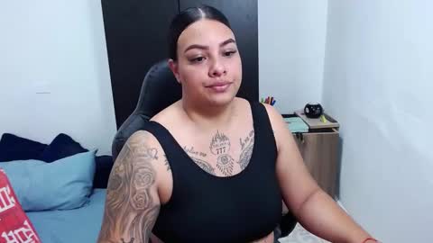 Snapshot of isabella_hots chatting on January 30, 10:29 am estefania online show from January 30, 10:29 am