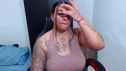 Snapshot of isabella_hots chatting on February 13, 10:23 am estefania online show from February 13, 10:23 am