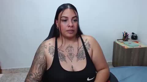 Snapshot of isabella_hots chatting on February 21, 8:27 pm estefania online show from February 21, 8:27 pm