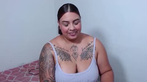 Snapshot of isabella_hots chatting on October 27, 8:24 pm estefania online show from October 27, 8:24 pm