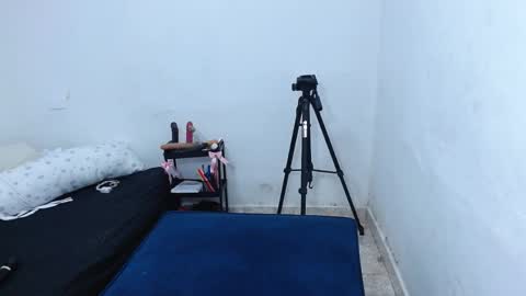 Snapshot of isabella_hots chatting on April 5, 11:07 am estefania online show from April 5, 11:07 am