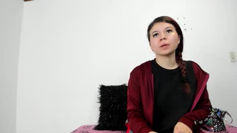 Snapshot of isabella_jaramillo chatting on October 14, 12:17 pm isabella_jaramillo online show from October 14, 12:17 pm