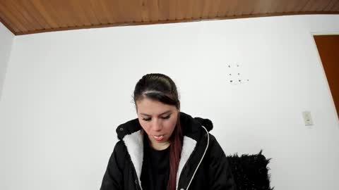 Snapshot of isabella_jaramillo chatting on October 17, 12:19 pm isabella_jaramillo online show from October 17, 12:19 pm